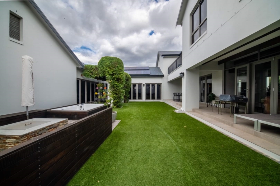 4 Bedroom Property for Sale in Lemoenkloof Western Cape